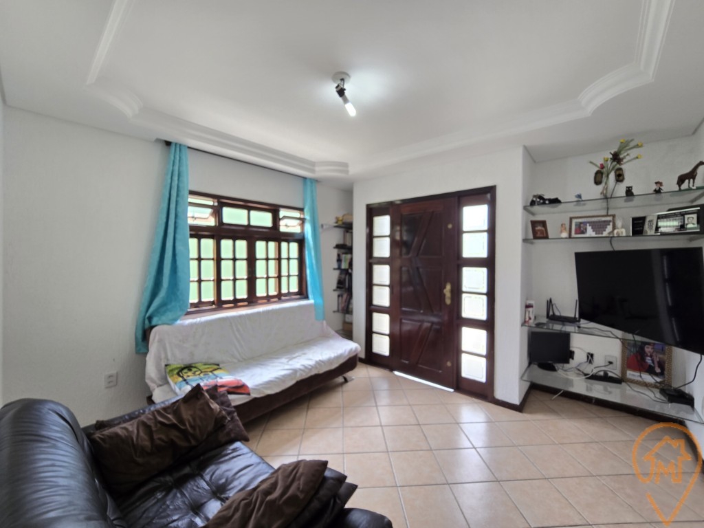 Casa à venda em Hauer, Curitiba — Portal Chave Fácil