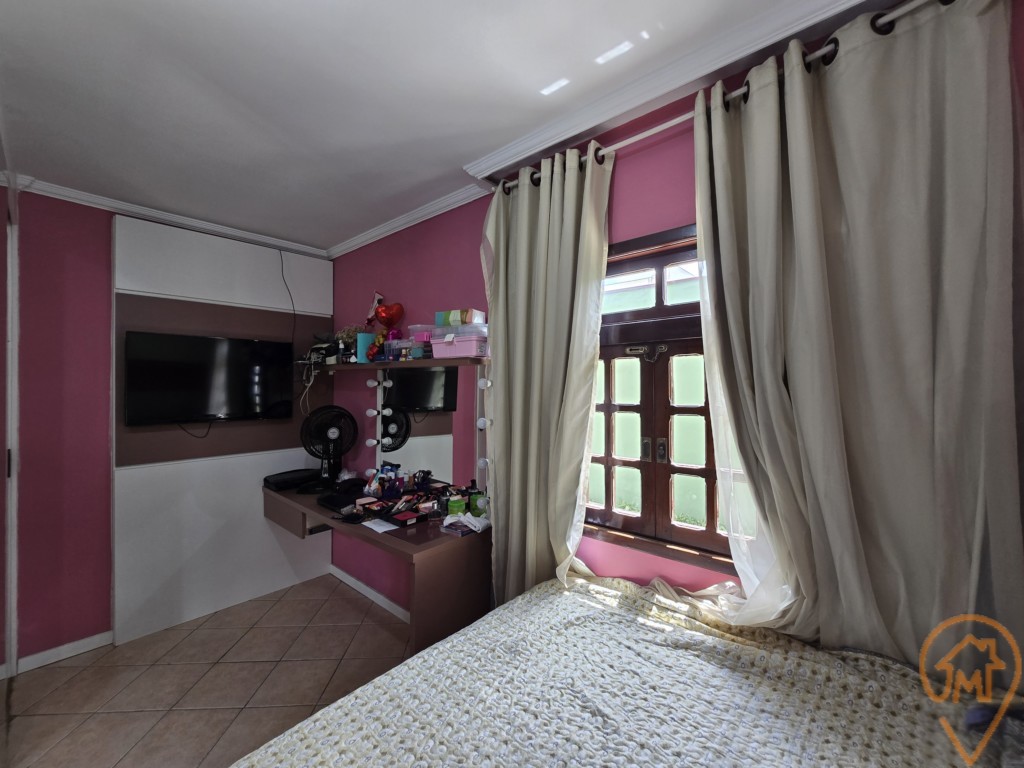 Casa à venda em Hauer, Curitiba — Portal Chave Fácil