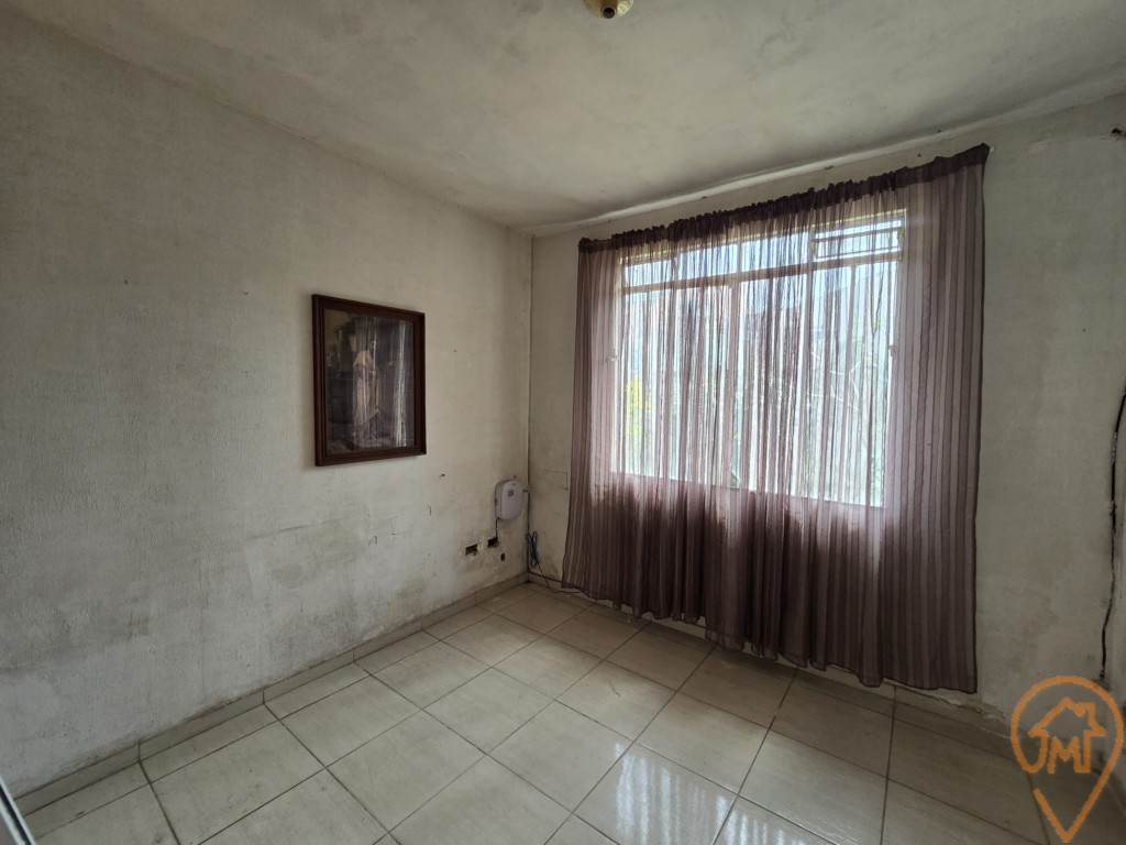 Casa à venda em Guabirotuba, Curitiba — Imobiliária Razão