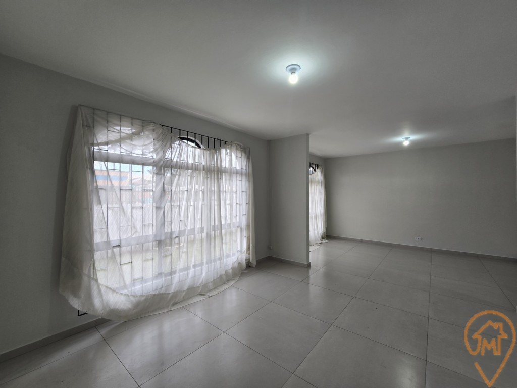 Casa para alugar em Boqueirao, Curitiba — Portal Chave Fácil