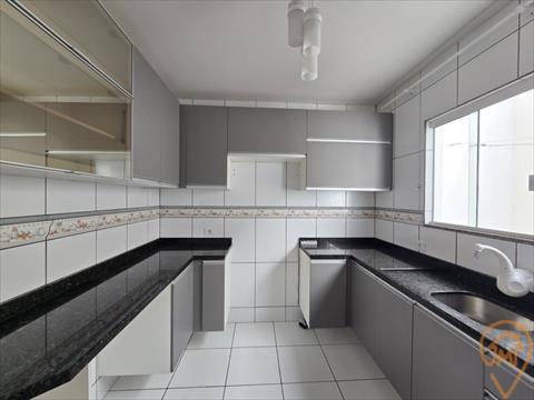 Sobrado para locação no Parolin em Curitiba/PR com 130m² por R$ 3.612,50