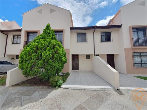 Sobrado para locação no Xaxim em Curitiba/PR com 97m² por R$ 3.237,50