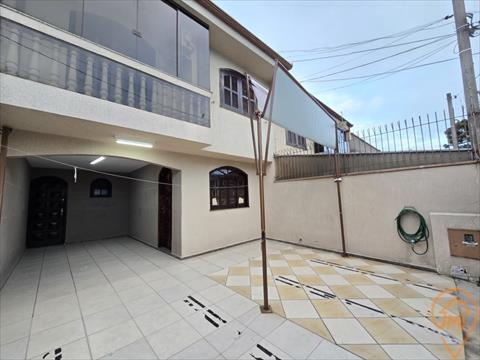 Sobrado para locação no Xaxim em Curitiba/PR com 119m² por R$ 4.187,50