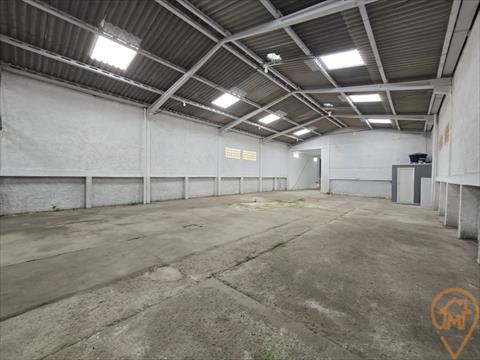 Barracão_galpão para venda no Boqueirao em Curitiba/PR com 618m² por R$ 1.790.000,00