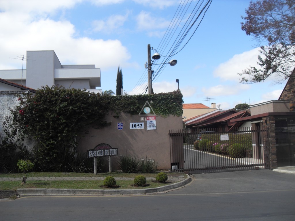 Sobrado para venda no Sao Braz em Curitiba com 349,79m² por R$ 1.000.000,00