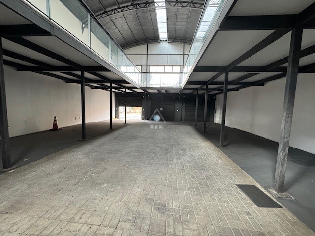 Loja para locacao no Reboucas em Curitiba com 375m² por R$ 17.500,00