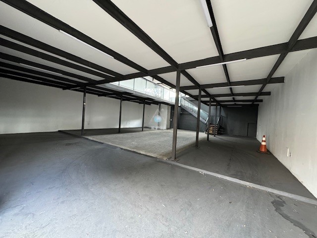 Loja para locacao no Reboucas em Curitiba com 375m² por R$ 17.500,00