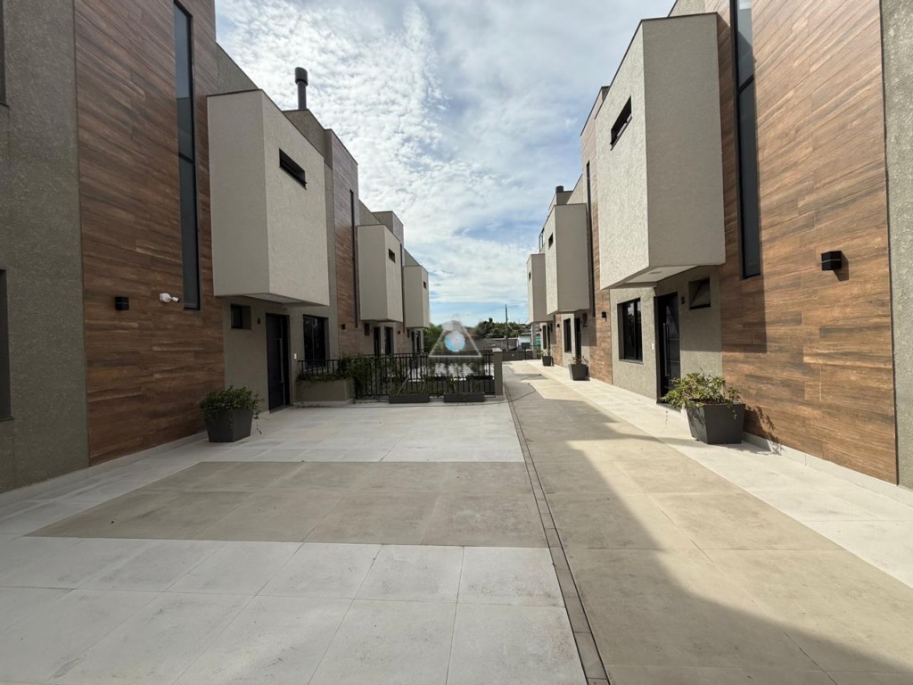 Sobrado para venda no Pilarzinho em Curitiba com 173m² por R$ 980.000,00