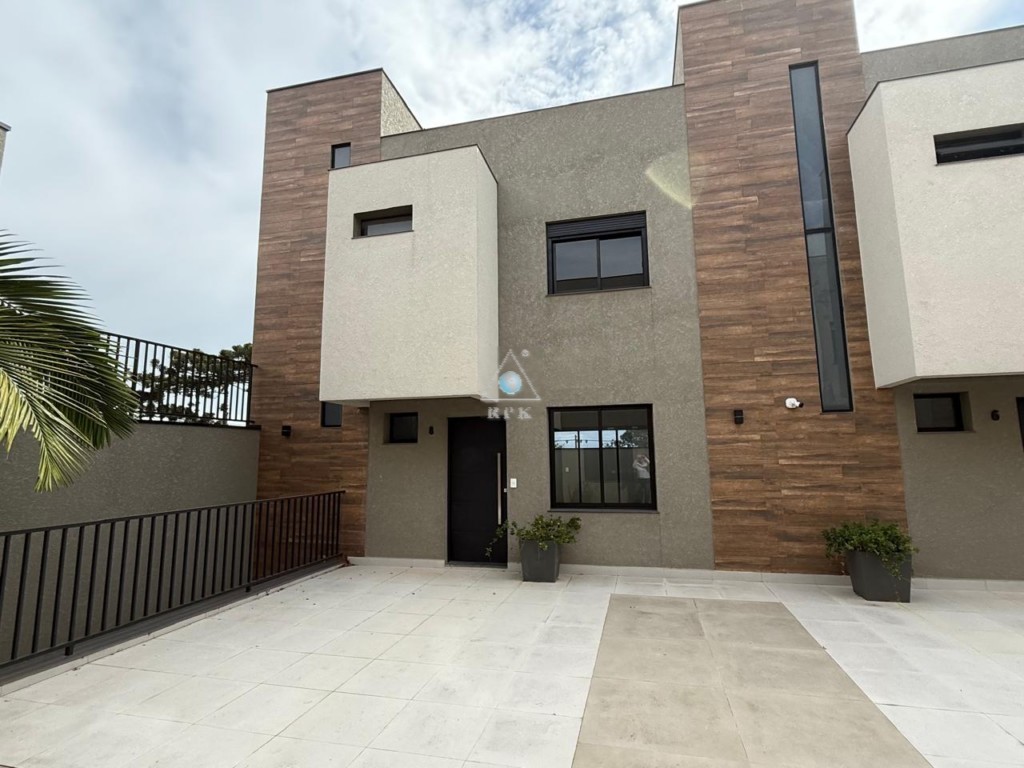 Sobrado para venda no Pilarzinho em Curitiba com 173m² por R$ 980.000,00