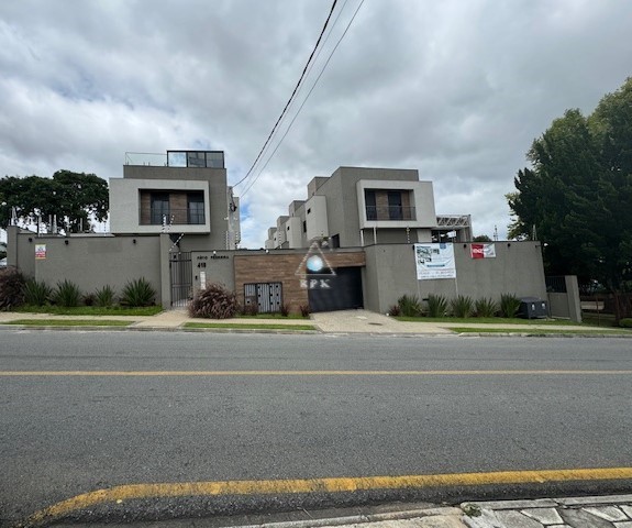 Sobrado para venda no Pilarzinho em Curitiba com 173m² por R$ 900.000,00