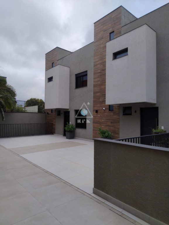 Sobrado para venda no Pilarzinho em Curitiba com 173m² por R$ 970.000,00