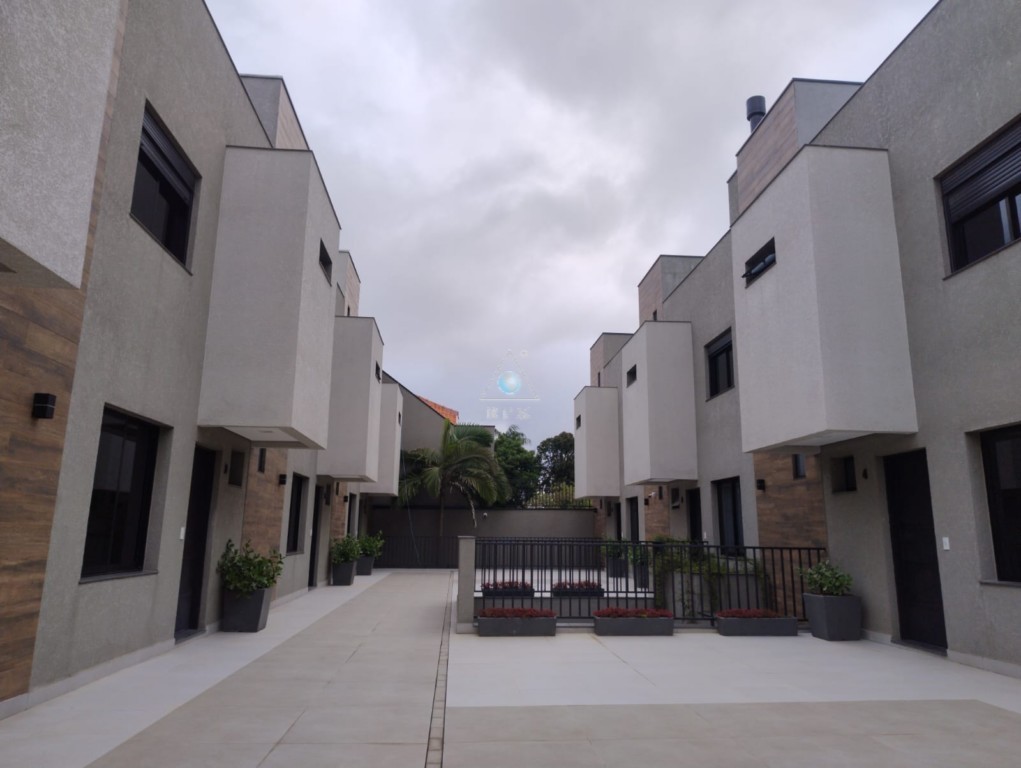 Sobrado para venda no Pilarzinho em Curitiba com 173m² por R$ 970.000,00