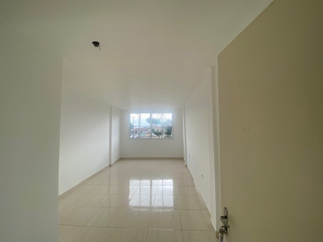 Sala Comercial para locacao no Jardim Claudia em Pinhais com 45m² por R$ 1.375,00