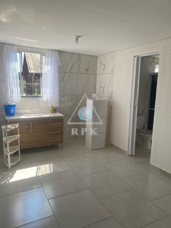 Kitinet para locacao no Butiatuvinha em Curitiba com 20m² por R$ 1.562,50