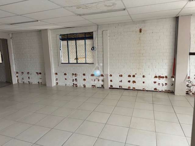 Barracão para venda no Hauer em Curitiba com 330m² por R$ 1.200.000,00