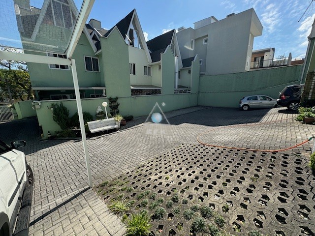 Sobrado para venda no Agua Verde em Curitiba com 200m² por R$ 895.000,00