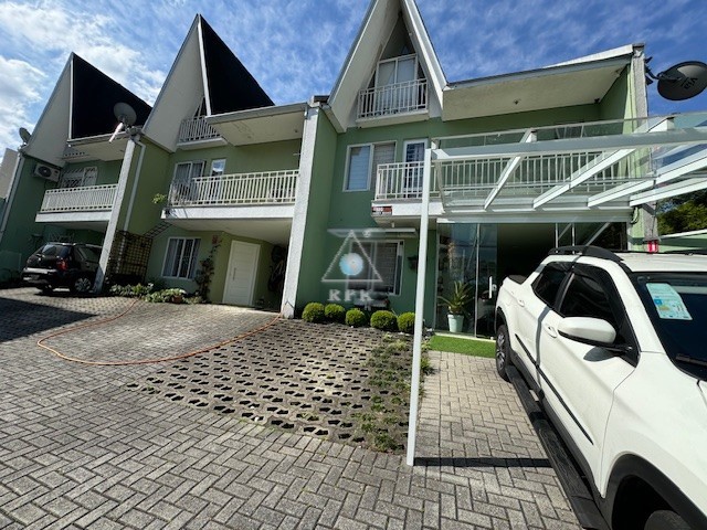 Sobrado para venda no Agua Verde em Curitiba com 200m² por R$ 895.000,00