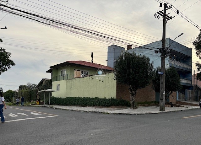 Sobrado para venda no Alto Boqueirao em Curitiba com 204m² por R$ 580.000,00