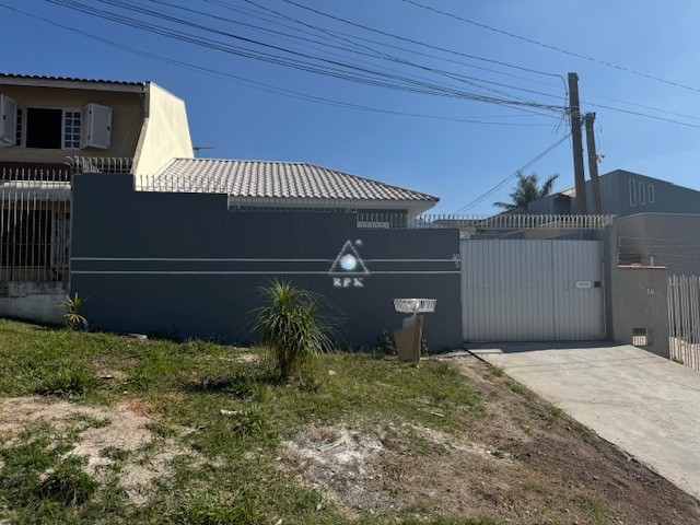 Residência para locacao no Bairro Alto em Curitiba com 200m² por R$ 4.375,00