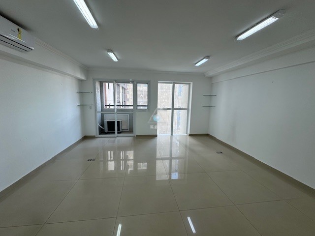 Sala Comercial para locacao no Centro em Curitiba com 45m² por R$ 2.375,00
