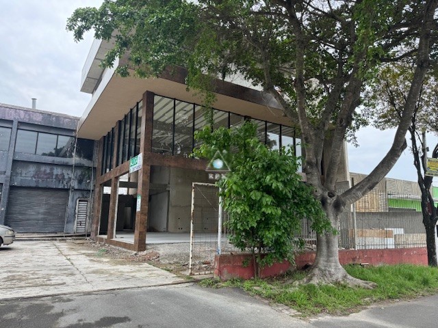 Loja para locacao no Hauer em Curitiba com 135m² por R$ 15.000,00