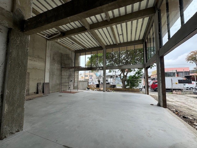 Loja para locacao no Hauer em Curitiba com 135m² por R$ 15.000,00