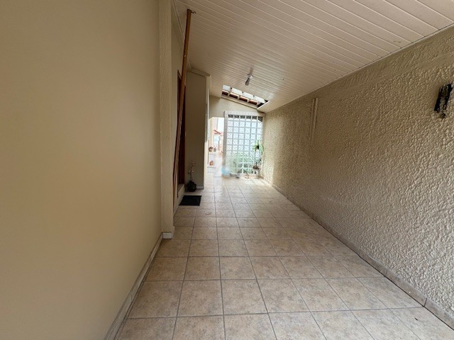 Residência para venda no Reboucas em Curitiba com 370m² por R$ 950.000,00