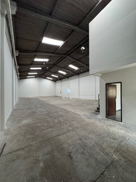 Barracão para locacao no Boqueirao em Curitiba com 472m² por R$ 16.250,00