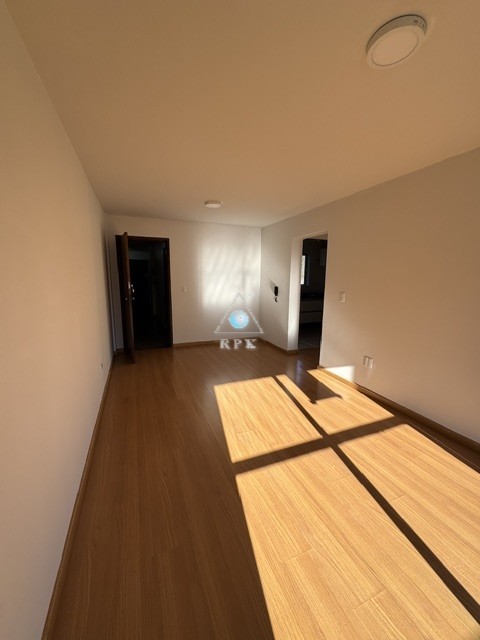 Apartamento para locacao no Agua Verde em Curitiba com 76,76m² por R$ 2.875,00