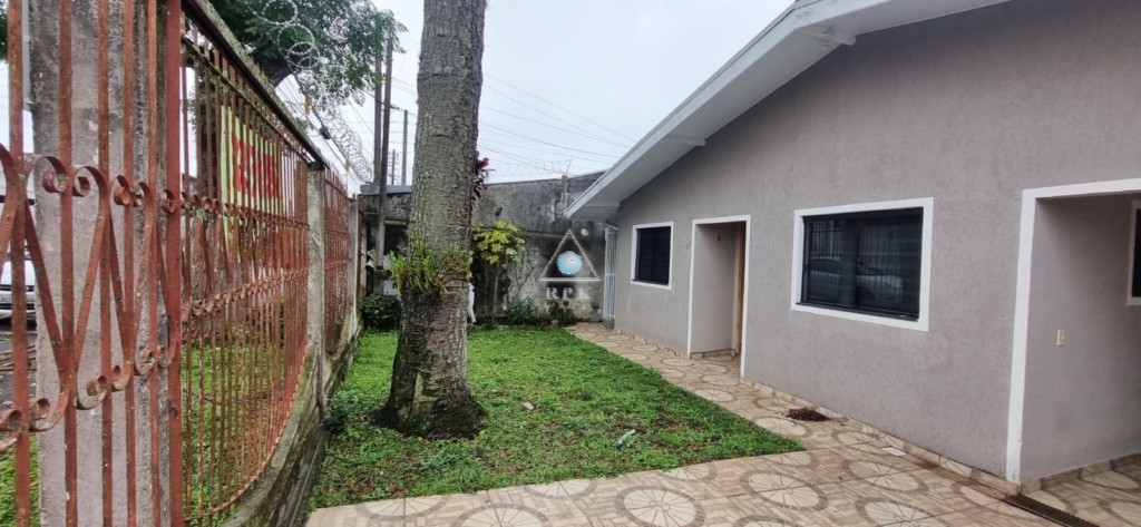 Residência para venda no Xaxim em Curitiba com 390m² por R$ 900.000,00