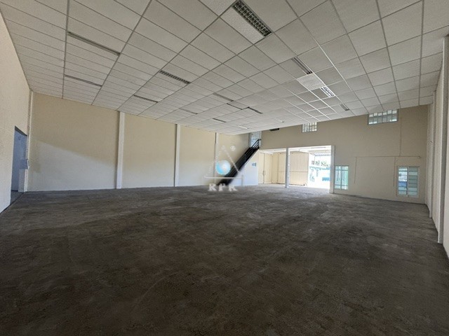 Barracão para locacao no Boqueirao em Curitiba com 600m² por R$ 20.000,00
