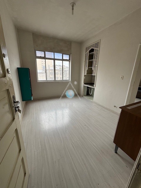 Apartamento para locacao no Centro em Curitiba com 52m² por R$ 1.875,00