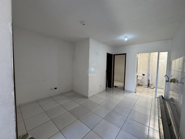 Residência para locacao no Tatuquara em Curitiba com 68m² por R$ 1.625,00
