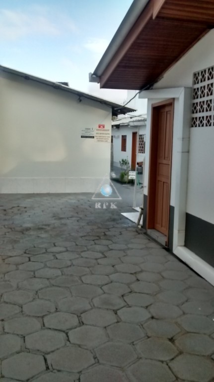 Kitinet para locacao no Prado Velho em Curitiba com 30m² por R$ 1.437,50