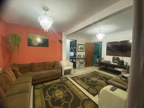 Sobrado para venda no Xaxim em Curitiba com 436m² por R$ 1.050.000,00