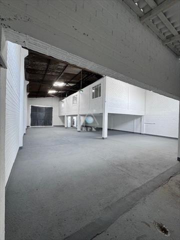 Barracão para locacao no Hauer em Curitiba com 480m² por R$ 15.000,00