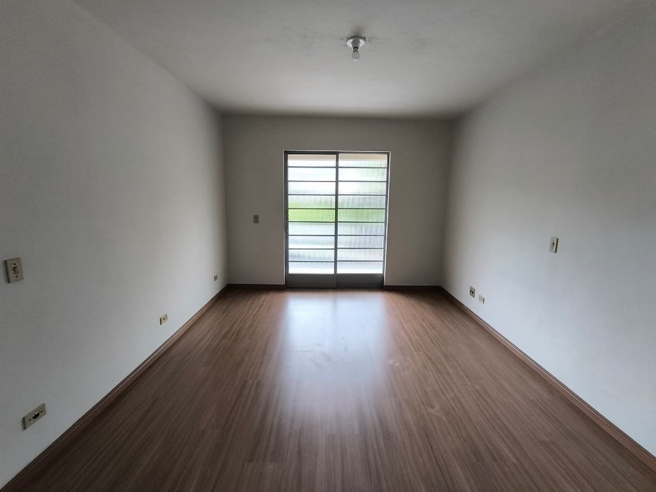 Apartamento para alugar em Bom Retiro, Curitiba — Portal Chave Fácil