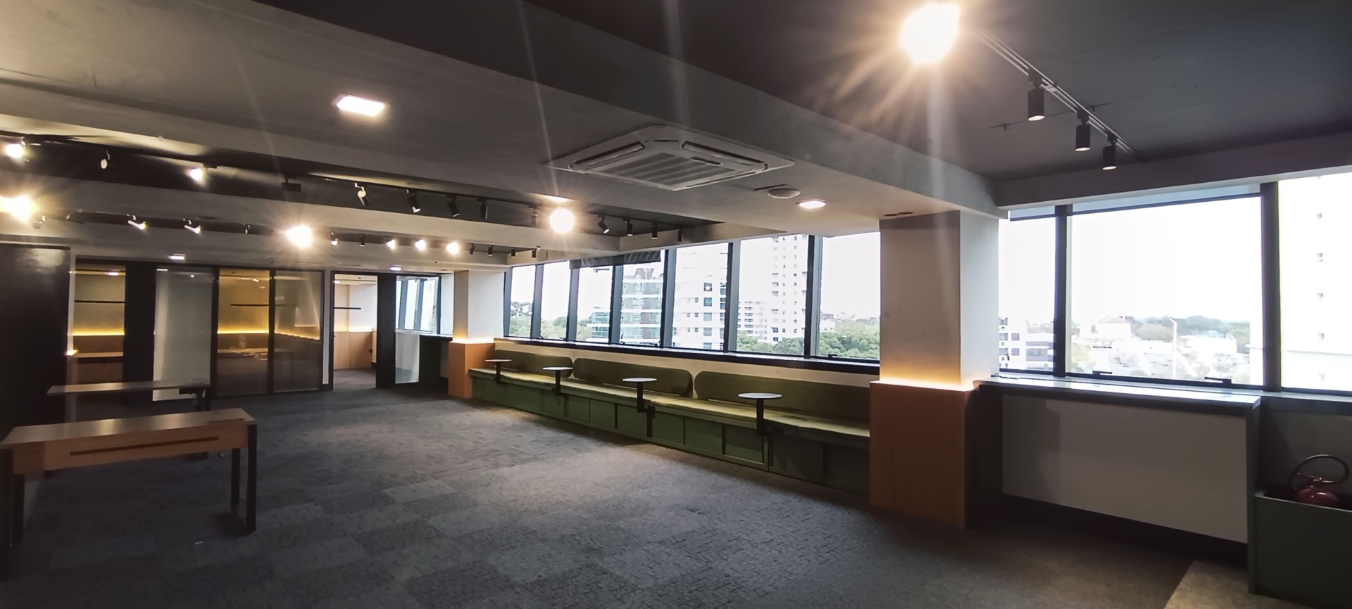 Sala/Conjunto Comercial para alugar em Campo Comprido, Curitiba — Portal Chave Fácil
