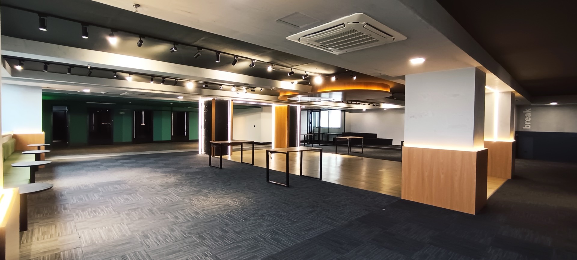 Sala/Conjunto Comercial para alugar em Campo Comprido, Curitiba — Portal Chave Fácil