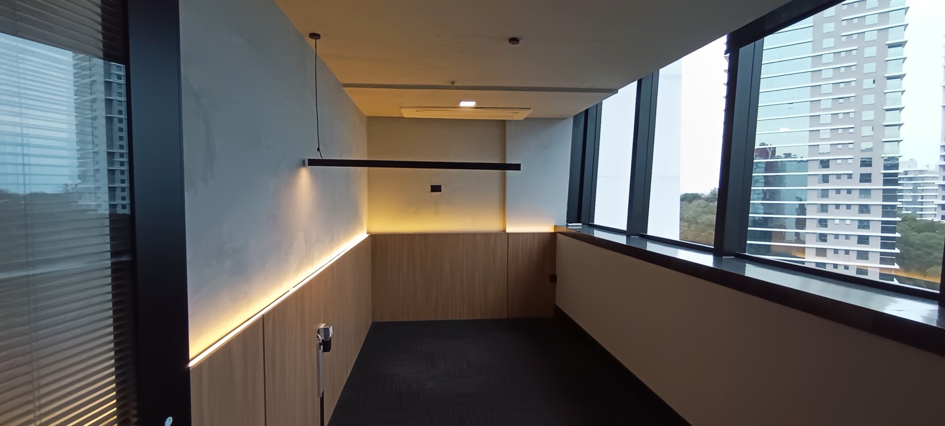 Sala/Conjunto Comercial para alugar em Campo Comprido, Curitiba — Portal Chave Fácil