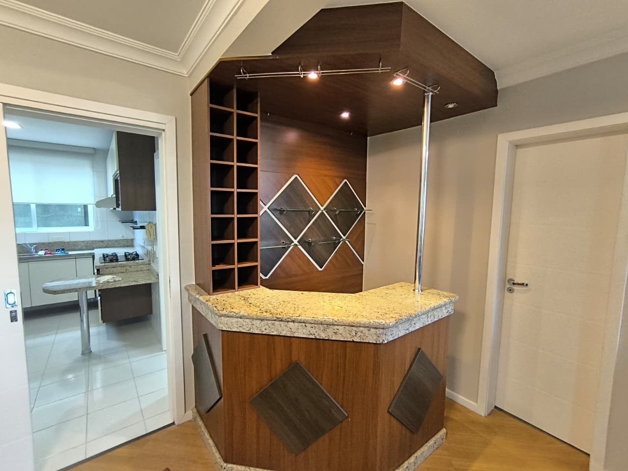 Apartamento para alugar em Centro, Curitiba — Portal Chave Fácil