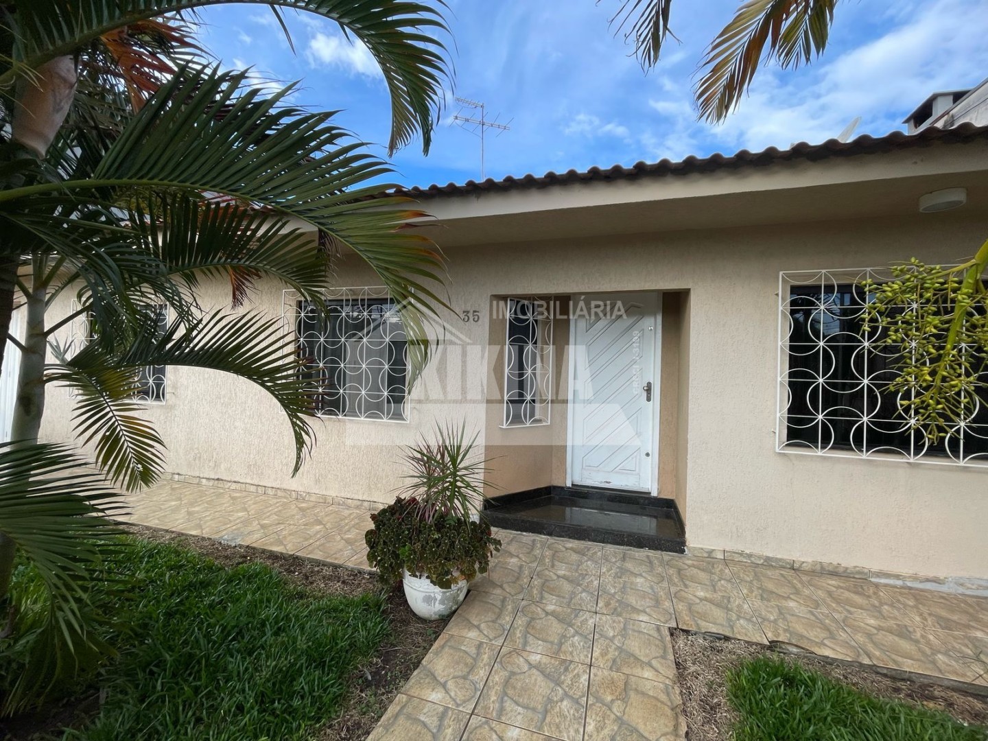 Casa à venda em Colonia Dona Luiza, Ponta Grossa — Portal Chave Fácil