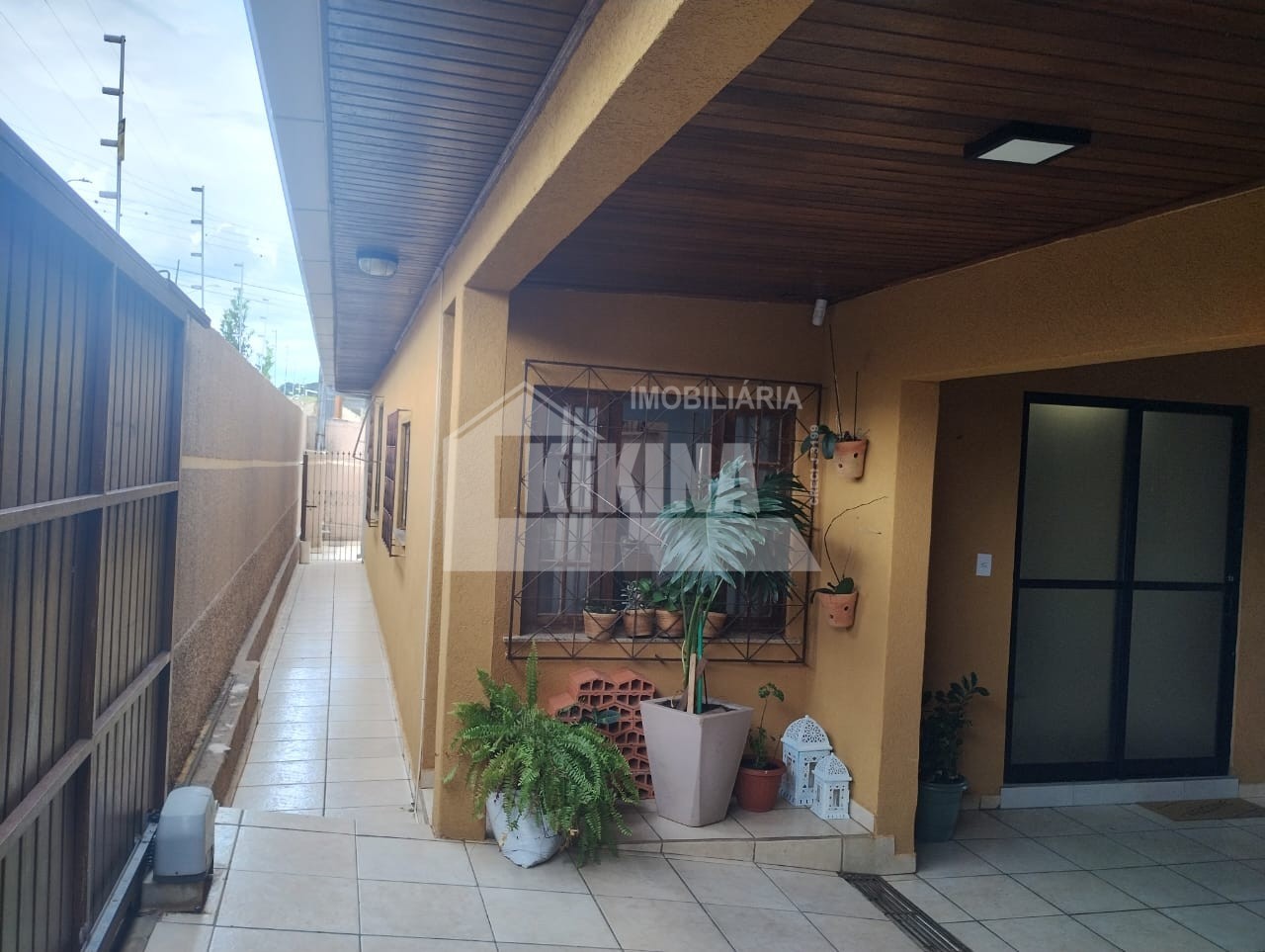 Casa à venda em Uvaranas, Ponta Grossa — Portal Chave Fácil