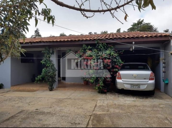 Casa à venda em Uvaranas, Ponta Grossa — Portal Chave Fácil