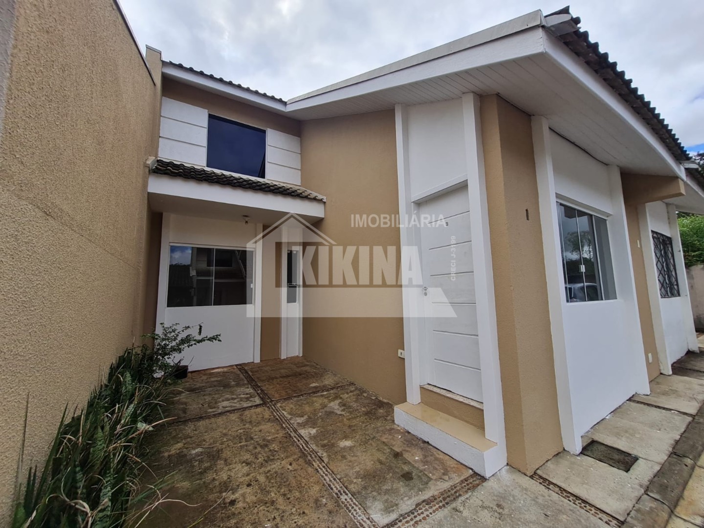 Casa à venda em Uvaranas, Ponta Grossa — Portal Chave Fácil