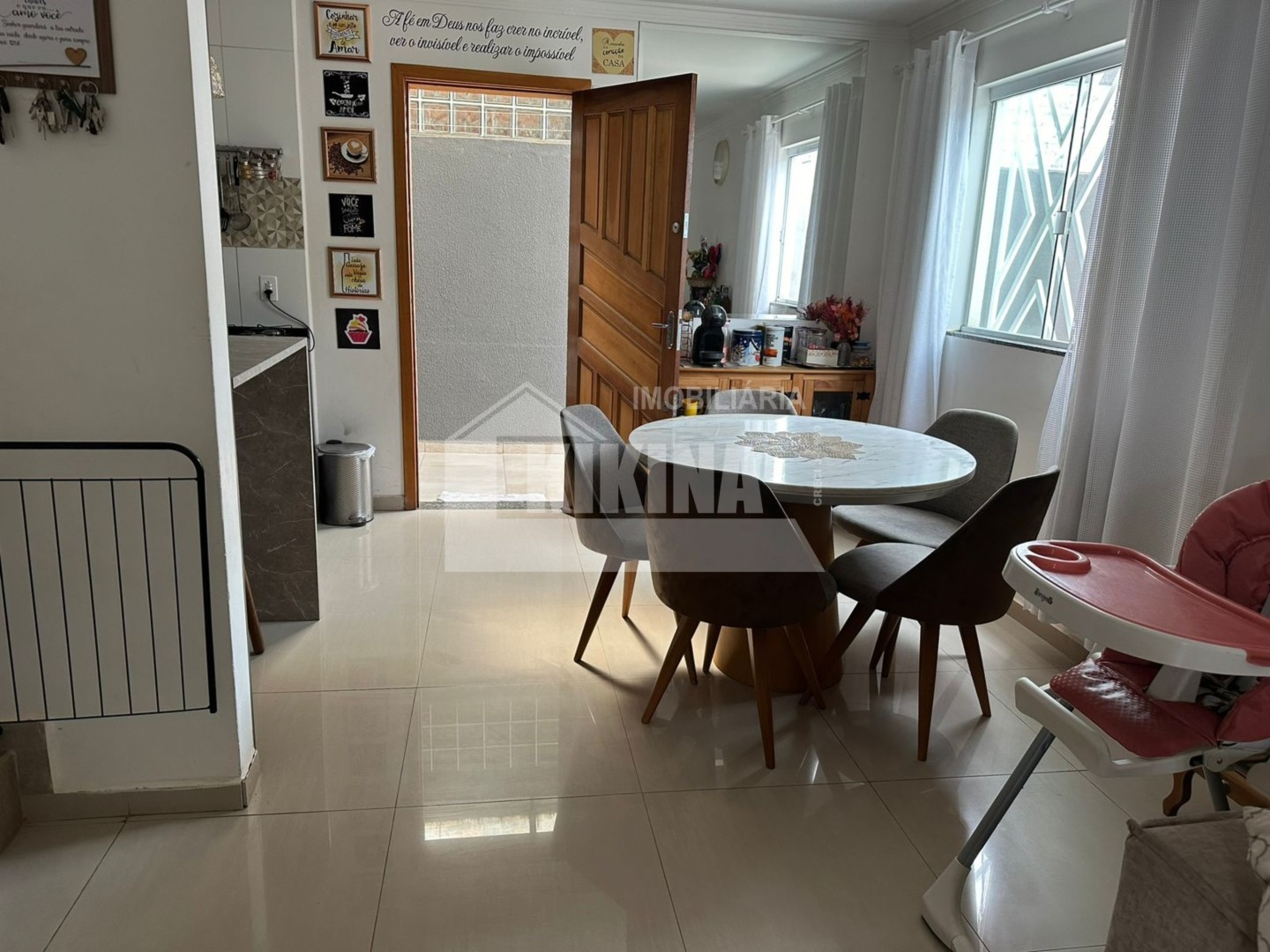 Casa à venda em Uvaranas, Ponta Grossa — Portal Chave Fácil