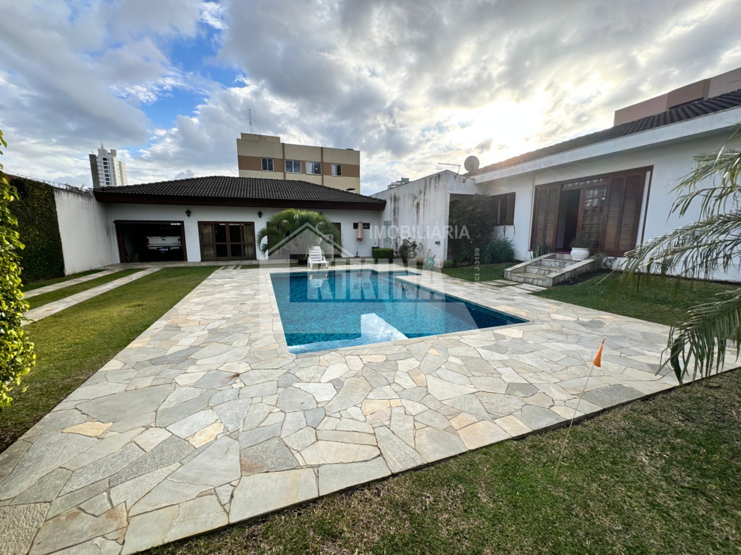 Casa à venda em Centro, Ponta Grossa — Portal Chave Fácil