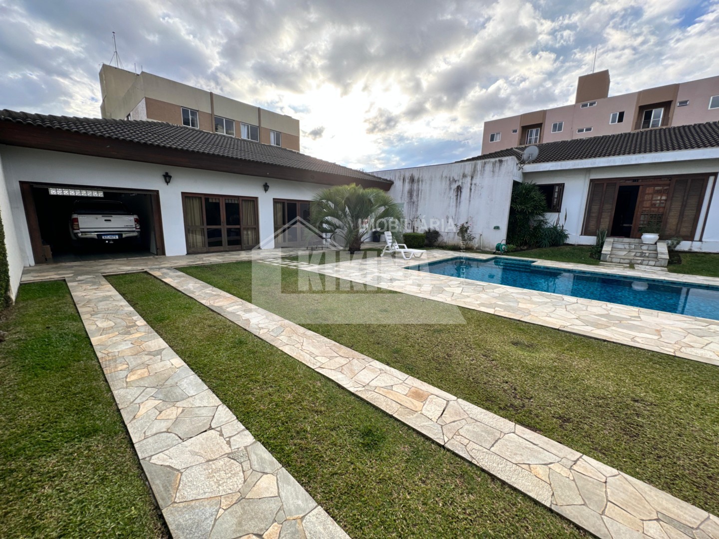 Casa à venda em Centro, Ponta Grossa — Portal Chave Fácil