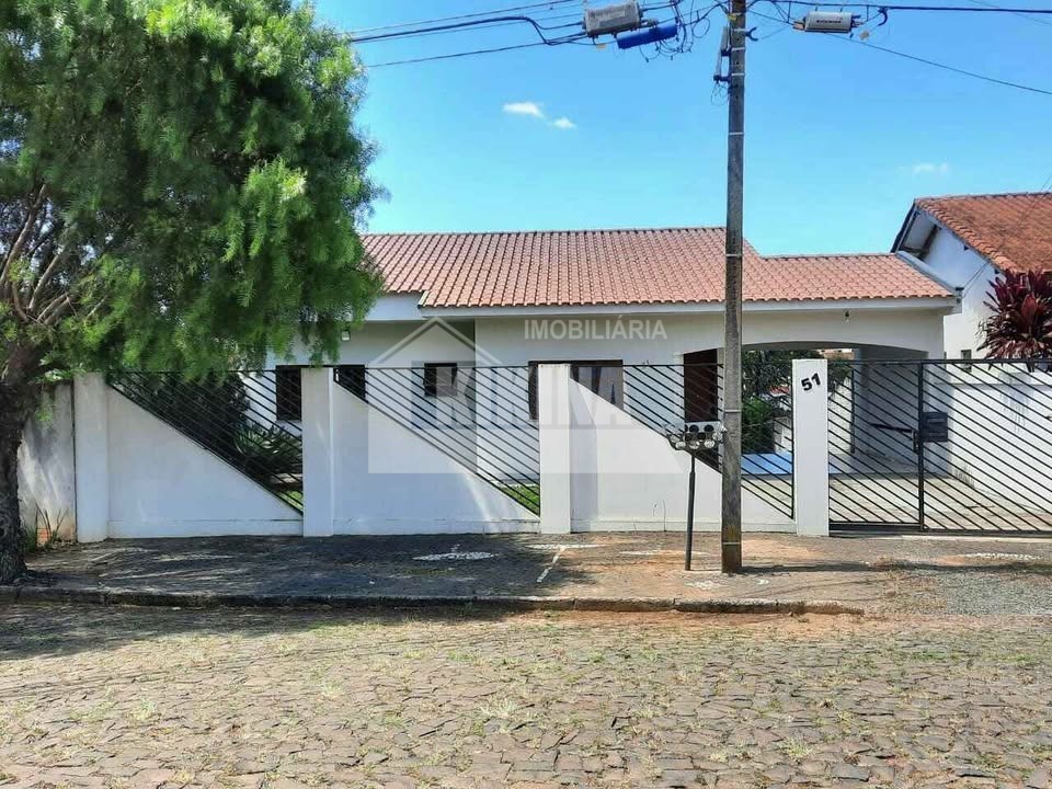 Casa à venda em Uvaranas, Ponta Grossa — Portal Chave Fácil