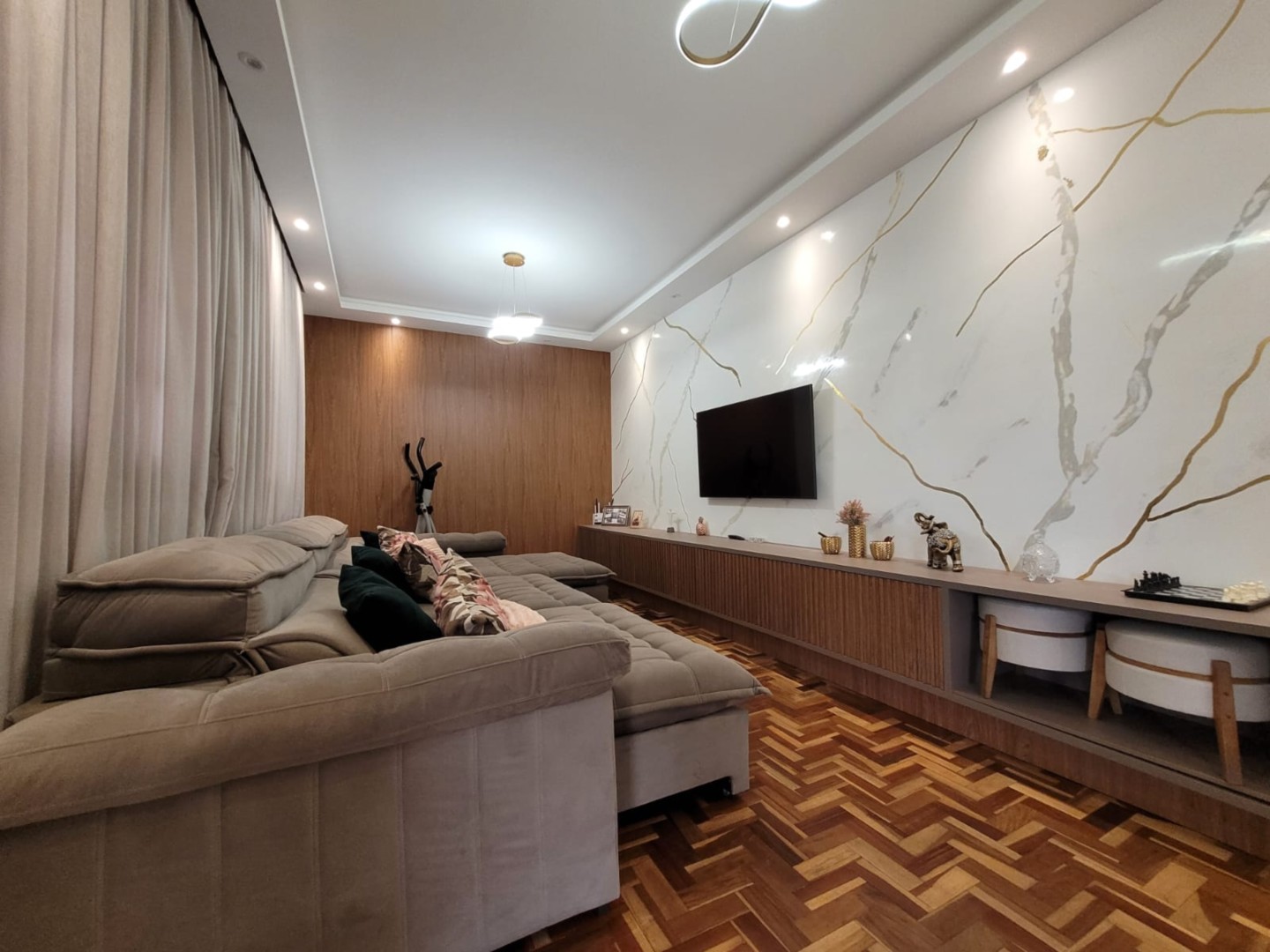 Casa à venda em Uvaranas, Ponta Grossa — Portal Chave Fácil